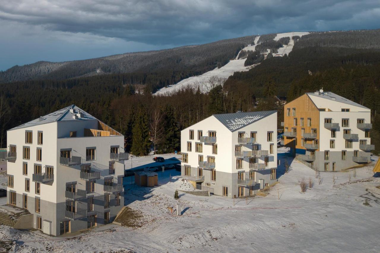 Hillside Y34 Apartment Долни Кубин Екстериор снимка