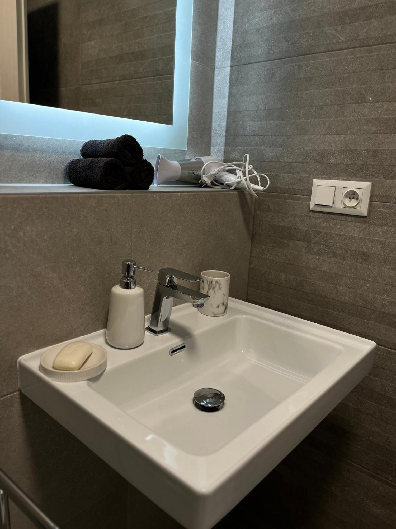 Hillside Y34 Apartment Долни Кубин Екстериор снимка