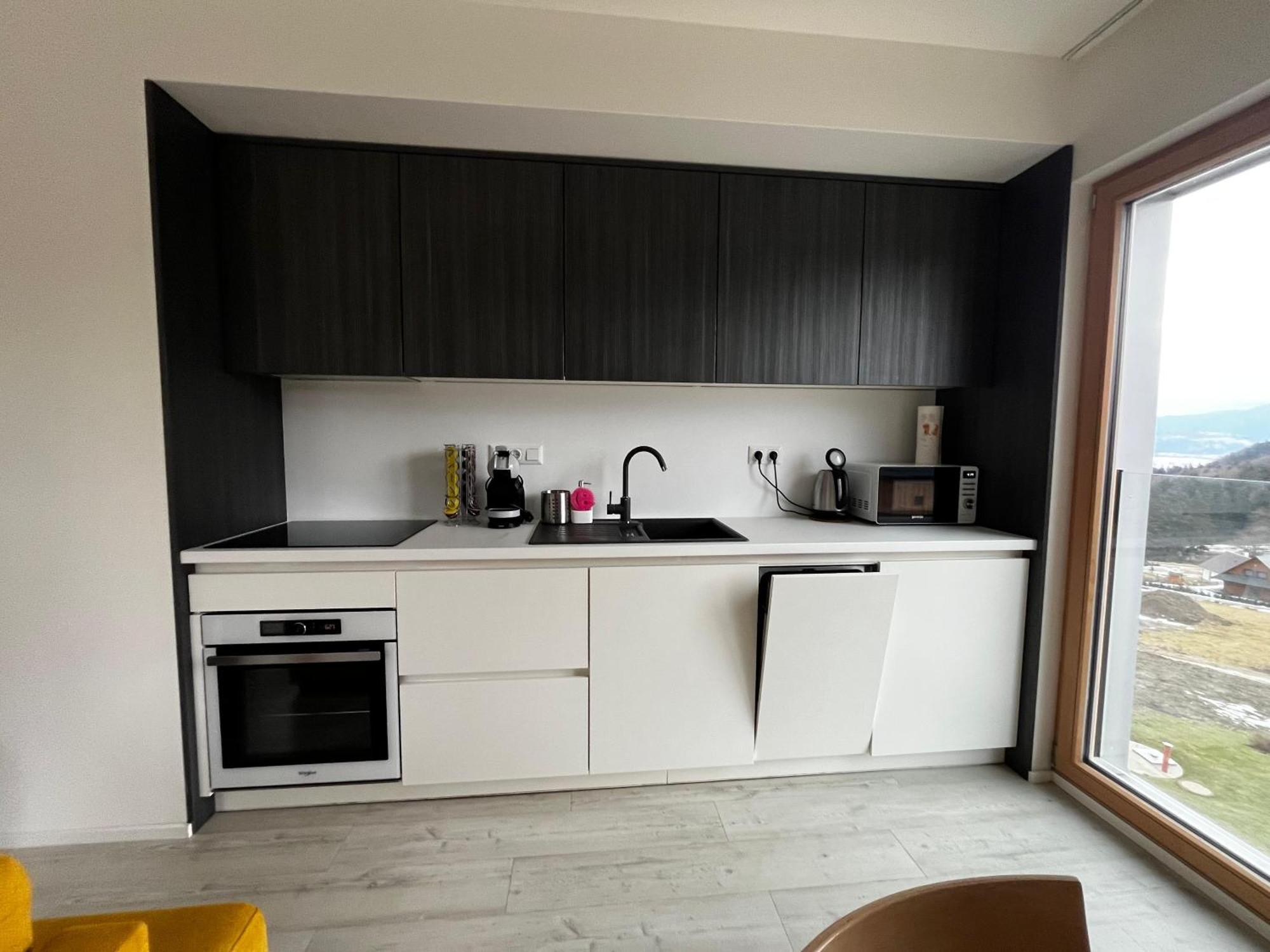 Hillside Y34 Apartment Долни Кубин Екстериор снимка